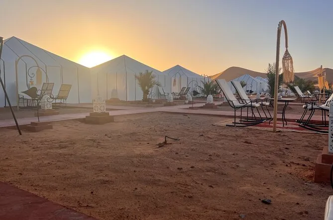 Fès à Marrakech : circuit de 2 jours avec camp dans le désert